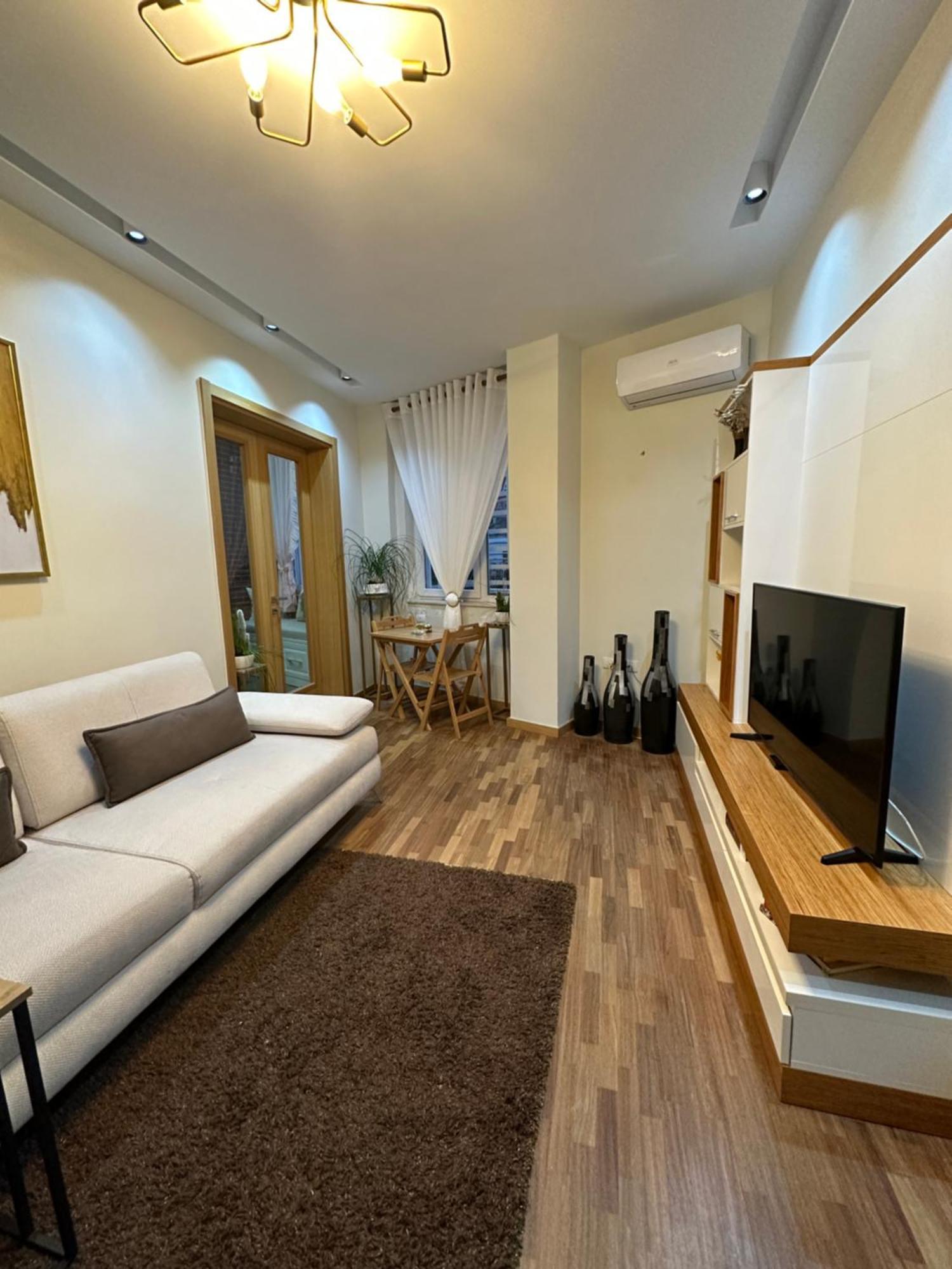 Dry Lake Apartment Tirana Buitenkant foto