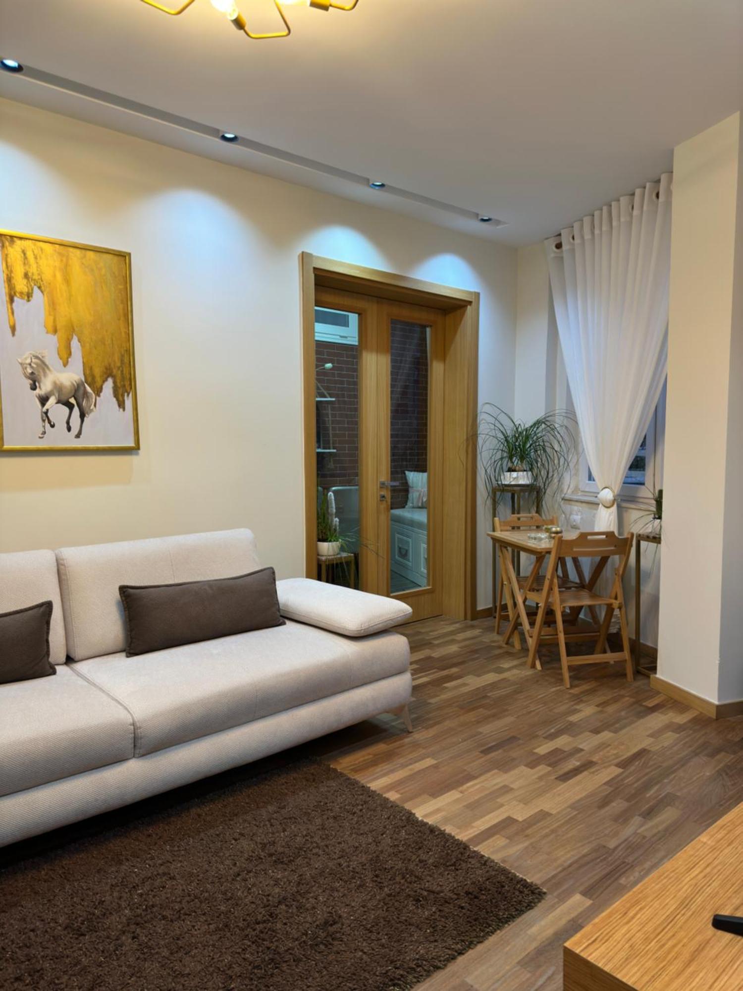 Dry Lake Apartment Tirana Buitenkant foto